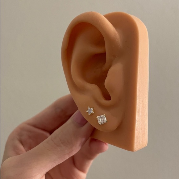 14k solid yellow gold star cut cz stud piercing earring diamond simulant 1pc - Picture 2 of 4